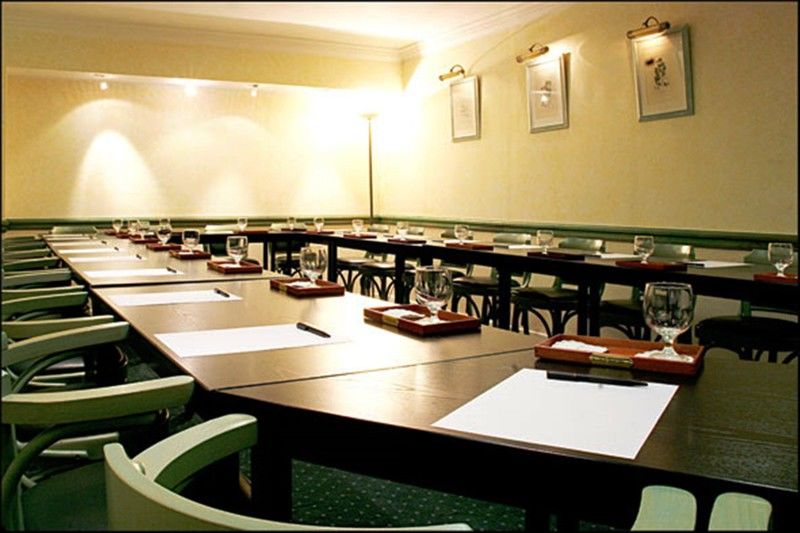 Pavillon Courcelles Parc Monceau Aparthotel Париж Бизнес снимка